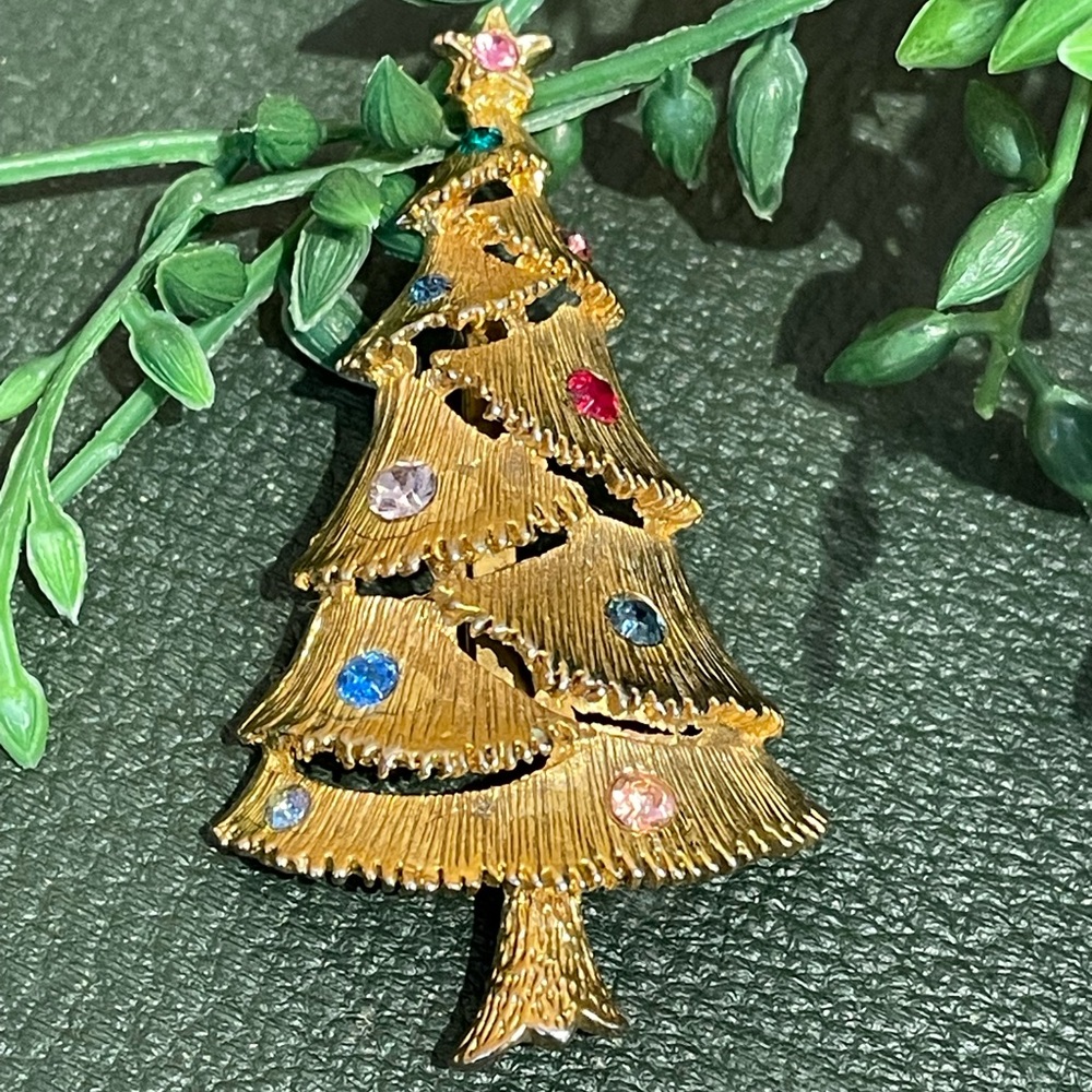 Vintage Christmas tree pin - Picture 4 of 8